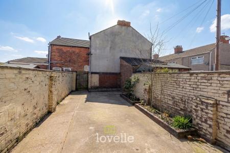 2 bedroom Terraced House for sale in Elsenham Road, Grimsby, DN31