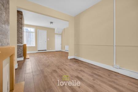 2 bedroom Terraced House for sale in Elsenham Road, Grimsby, DN31