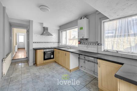 2 bedroom Terraced House for sale in Elsenham Road, Grimsby, DN31