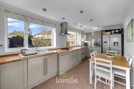 3 bedroom Semi-detached house for sale in Brookfield Road, Scartho, Grimsby, DN33