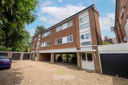 2 bedroom Flat for sale in Bargate, Grimsby, DN34