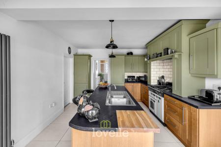 4 bedroom Detached house for sale in Beacon Court, Grimsby, DN32