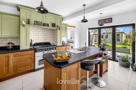 4 bedroom Detached house for sale in Beacon Court, Grimsby, DN32