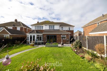 4 bedroom Detached house for sale in Beacon Court, Grimsby, DN32