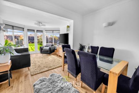 4 bedroom Detached house for sale in Beacon Court, Grimsby, DN32