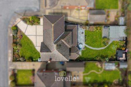 4 bedroom Detached house for sale in Beacon Court, Grimsby, DN32