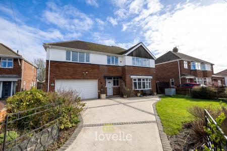 4 bedroom Detached house for sale in Beacon Court, Grimsby, DN32