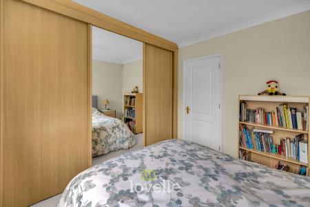 4 bedroom Detached bungalow for sale in Waithe Lane, Brigsley, DN37