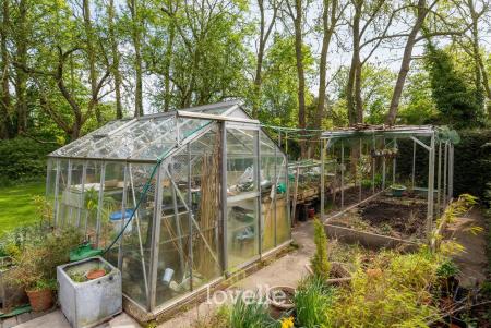 4 bedroom Detached bungalow for sale in Waithe Lane, Brigsley, DN37