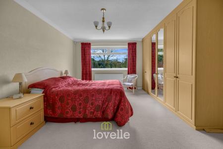 4 bedroom Detached bungalow for sale in Waithe Lane, Brigsley, DN37