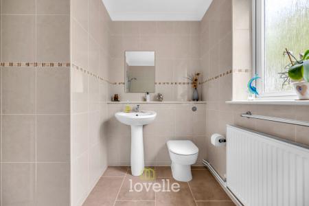 4 bedroom Detached bungalow for sale in Waithe Lane, Brigsley, DN37