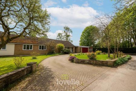 4 bedroom Detached bungalow for sale in Waithe Lane, Brigsley, DN37