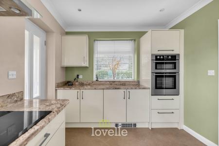 4 bedroom Detached bungalow for sale in Waithe Lane, Brigsley, DN37