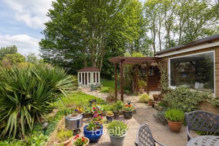 4 bedroom Detached bungalow for sale in Waithe Lane, Brigsley, DN37