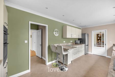 4 bedroom Detached bungalow for sale in Waithe Lane, Brigsley, DN37