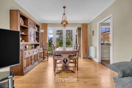 4 bedroom Detached bungalow for sale in Waithe Lane, Brigsley, DN37