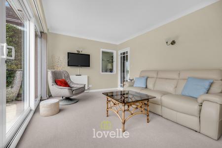 4 bedroom Detached bungalow for sale in Waithe Lane, Brigsley, DN37