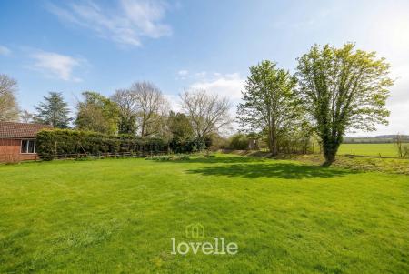 4 bedroom Detached bungalow for sale in Waithe Lane, Brigsley, DN37
