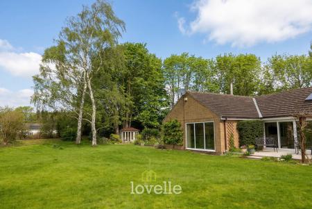 4 bedroom Detached bungalow for sale in Waithe Lane, Brigsley, DN37