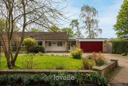 4 bedroom Detached bungalow for sale in Waithe Lane, Brigsley, DN37