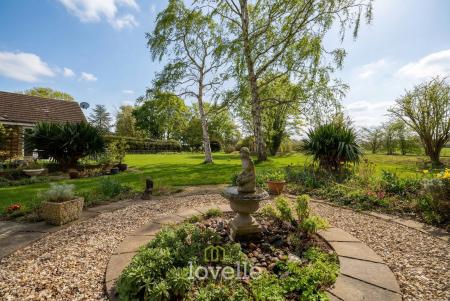 4 bedroom Detached bungalow for sale in Waithe Lane, Brigsley, DN37