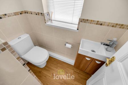 4 bedroom Detached bungalow for sale in Waithe Lane, Brigsley, DN37