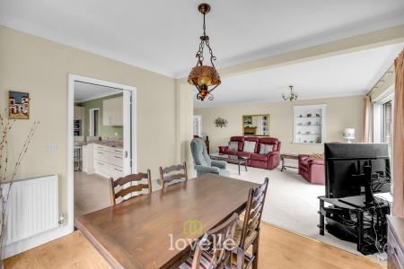 4 bedroom Detached bungalow for sale in Waithe Lane, Brigsley, DN37