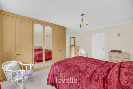 4 bedroom Detached bungalow for sale in Waithe Lane, Brigsley, DN37