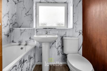 1 bedroom Flat for sale in Bodiam Way, Grimsby, DN32