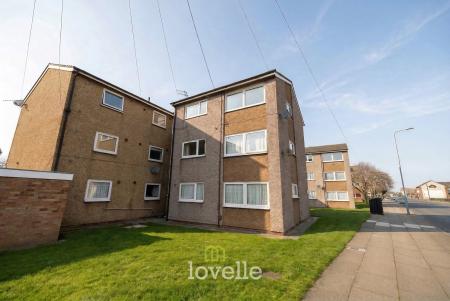 1 bedroom Flat for sale in Bodiam Way, Grimsby, DN32