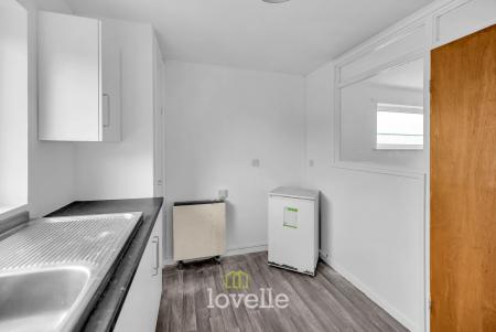 1 bedroom Flat for sale in Bodiam Way, Grimsby, DN32