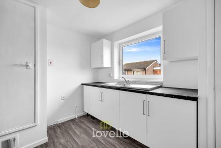 1 bedroom Flat for sale in Bodiam Way, Grimsby, DN32