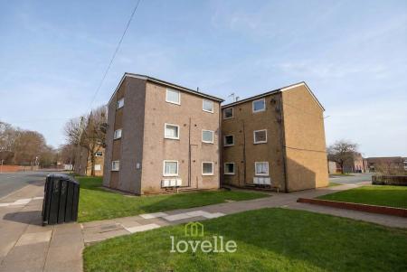1 bedroom Flat for sale in Bodiam Way, Grimsby, DN32