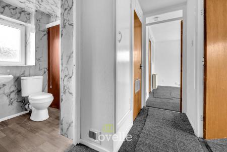 1 bedroom Flat for sale in Bodiam Way, Grimsby, DN32