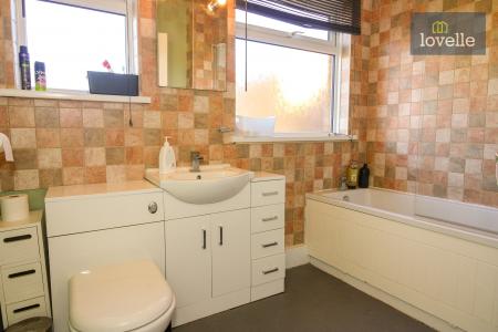 4 bedroom Semi-detached bungalow for sale in Conisholme Road, North Somercotes, LN11