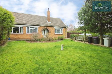 4 bedroom Semi-detached bungalow for sale in Conisholme Road, North Somercotes, LN11