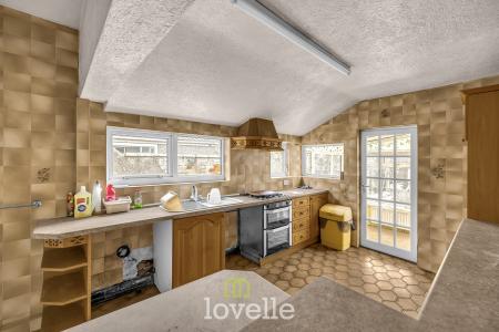 3 bedroom Terraced House for sale in Welholme Road, Grimsby, DN32