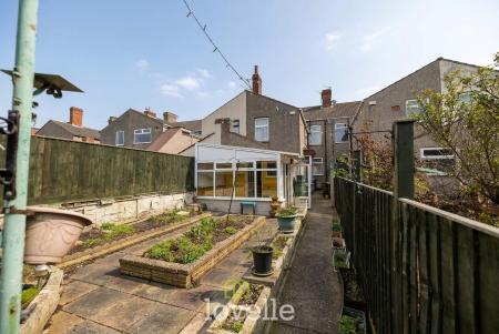 3 bedroom Terraced House for sale in Welholme Road, Grimsby, DN32