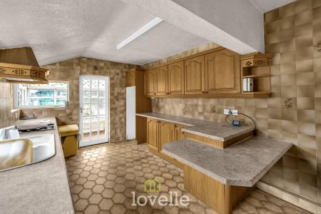 3 bedroom Terraced House for sale in Welholme Road, Grimsby, DN32