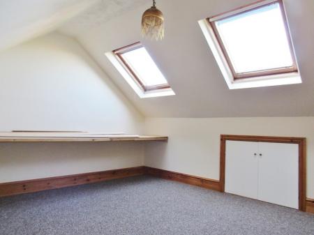 3 bedroom Semi-detached house to let in West End Road, Habrough, DN40