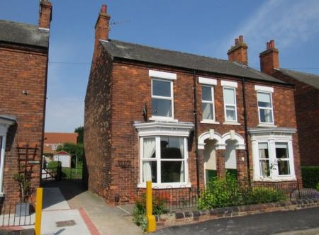 West End Road, Habrough, DN40