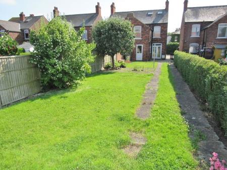 3 bedroom Semi-detached house to let in West End Road, Habrough, DN40