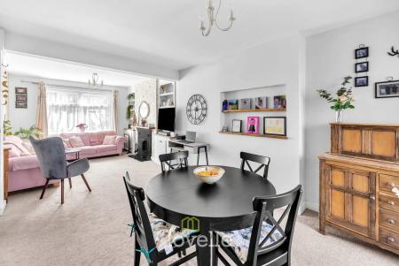 3 bedroom Terraced House for sale in Henry Street, Grimsby, DN31