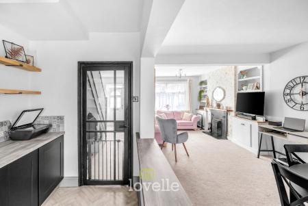 3 bedroom Terraced House for sale in Henry Street, Grimsby, DN31