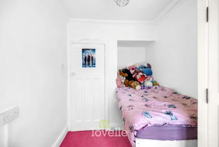 3 bedroom Terraced House for sale in Henry Street, Grimsby, DN31