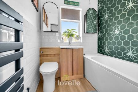 3 bedroom Terraced House for sale in Henry Street, Grimsby, DN31