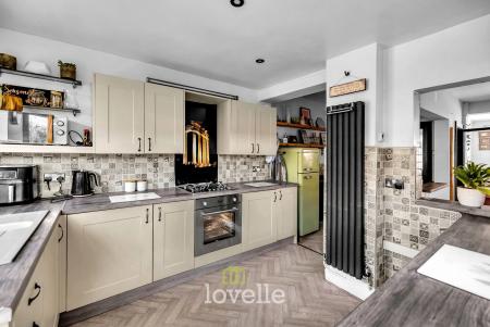 3 bedroom Terraced House for sale in Henry Street, Grimsby, DN31