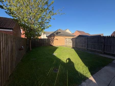 3 bedroom Terraced House to let in Hornbeam Drive, Healing, DN41