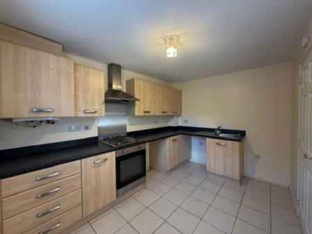 3 bedroom Terraced House to let in Hornbeam Drive, Healing, DN41