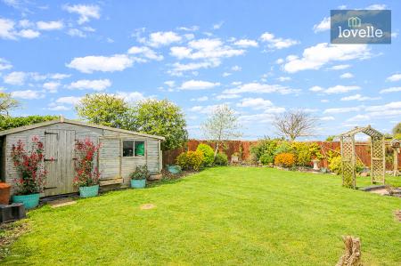 4 bedroom Detached house for sale in Top Road, Little Cawthorpe, LN11